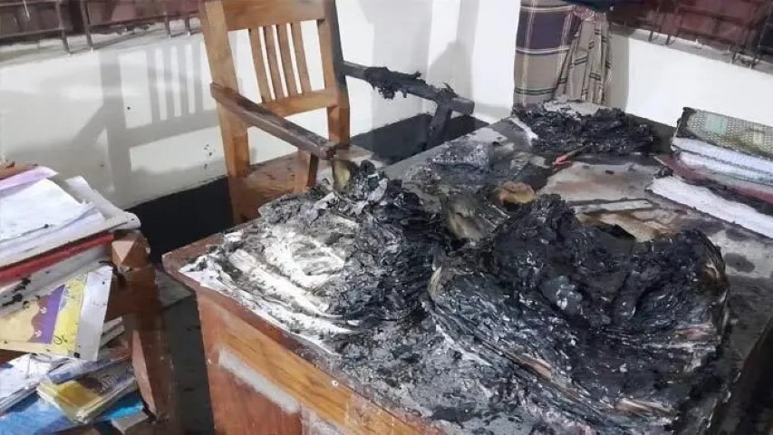 মাগুরার মহম্মদপুরে গ্রামীণ ব্যাংকে অগ্নিকাণ্ড